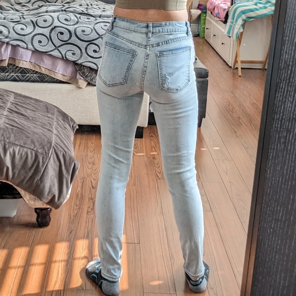 High Rise Skinny Jeans - Picture 3 of 4